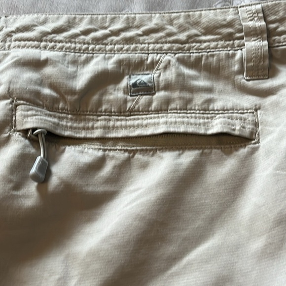 QUIKSILVER Khaki Cargo Shorts Adult 38Multi Pockets Flat Front Surf Beach Men - Picture 3 of 6